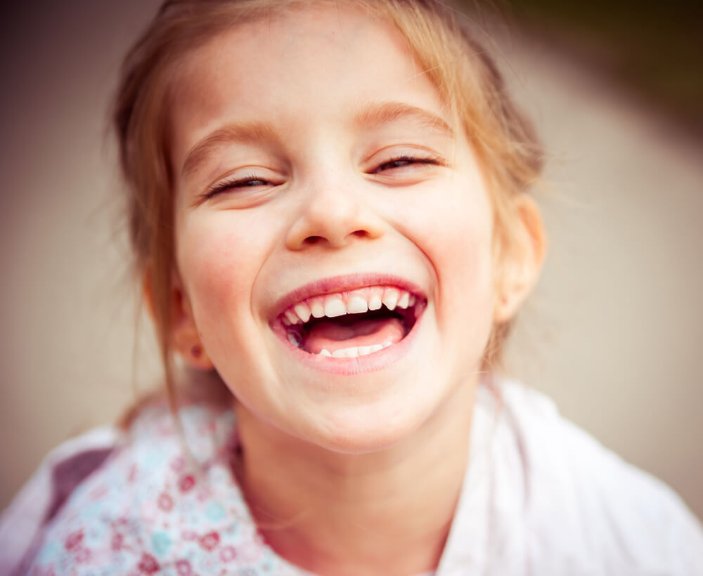 שיניים תותבות בגיל צעיר